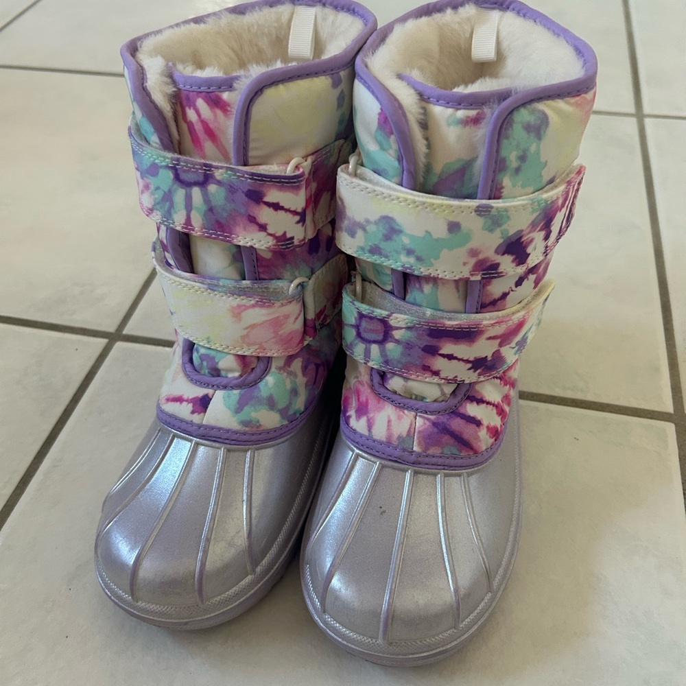 The Children's Place Tie-Dye and Silver Snow Boots